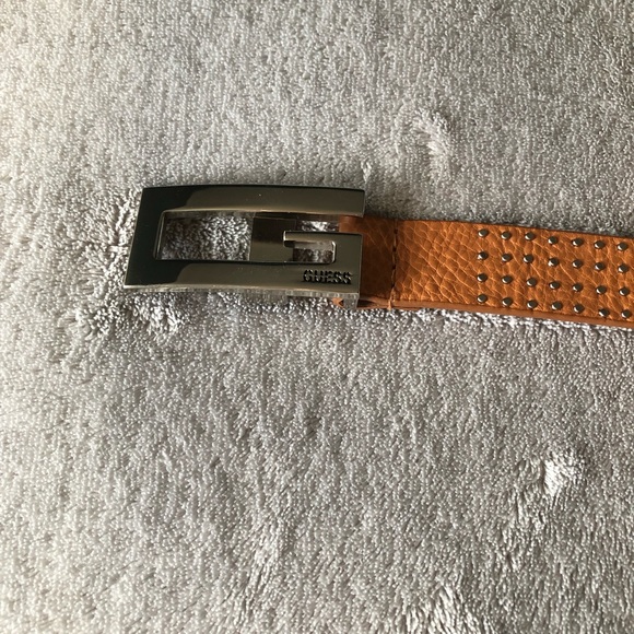 GUESS GENUINE LEATHER TAN & SILVER RIVET BELT w/SILVER BUCKLE SMALL - Picture 5 of 7